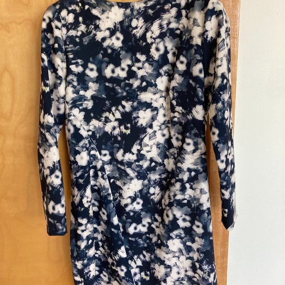 Abstract floral, long sleeved Zara shift dress - Picture 1 of 3